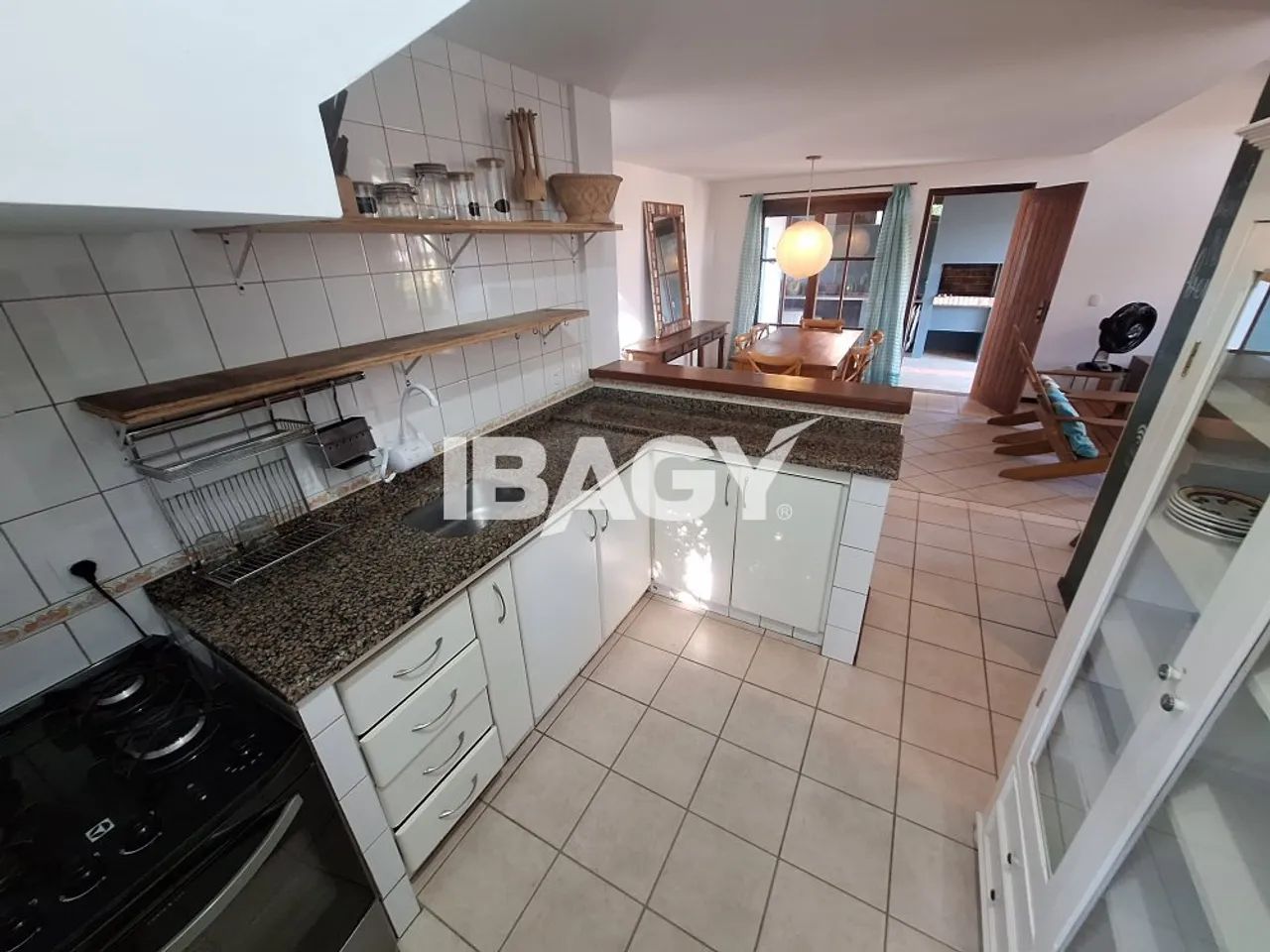 Excelente Casa 3 dormitório(s) em Rio Tavares - Florianópolis - Foto 4