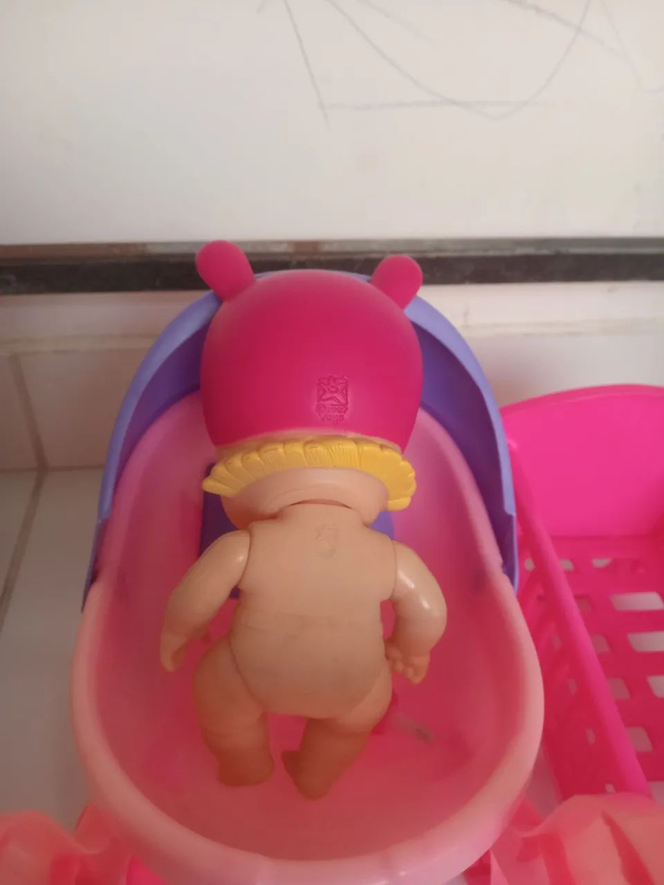 Kit Carrinho e Berço de Boneca Infantil - Usados em Ótimo Estado - Foto 4