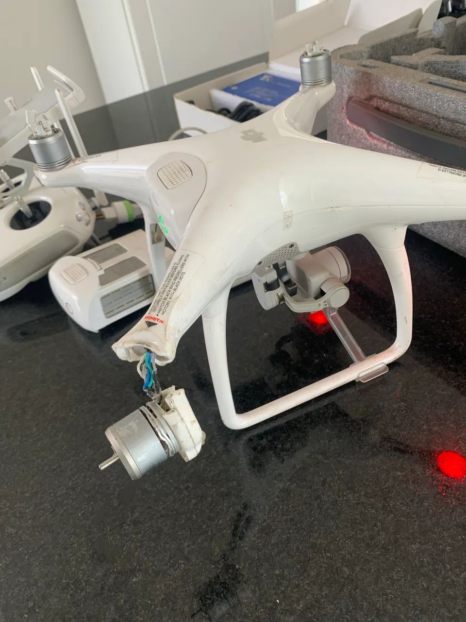 Kit Drone Dji Phantom 4 advanced bra ço quebrado - Foto 2