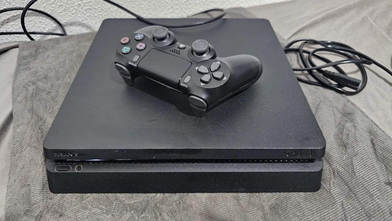 Play Station 4 - PS4