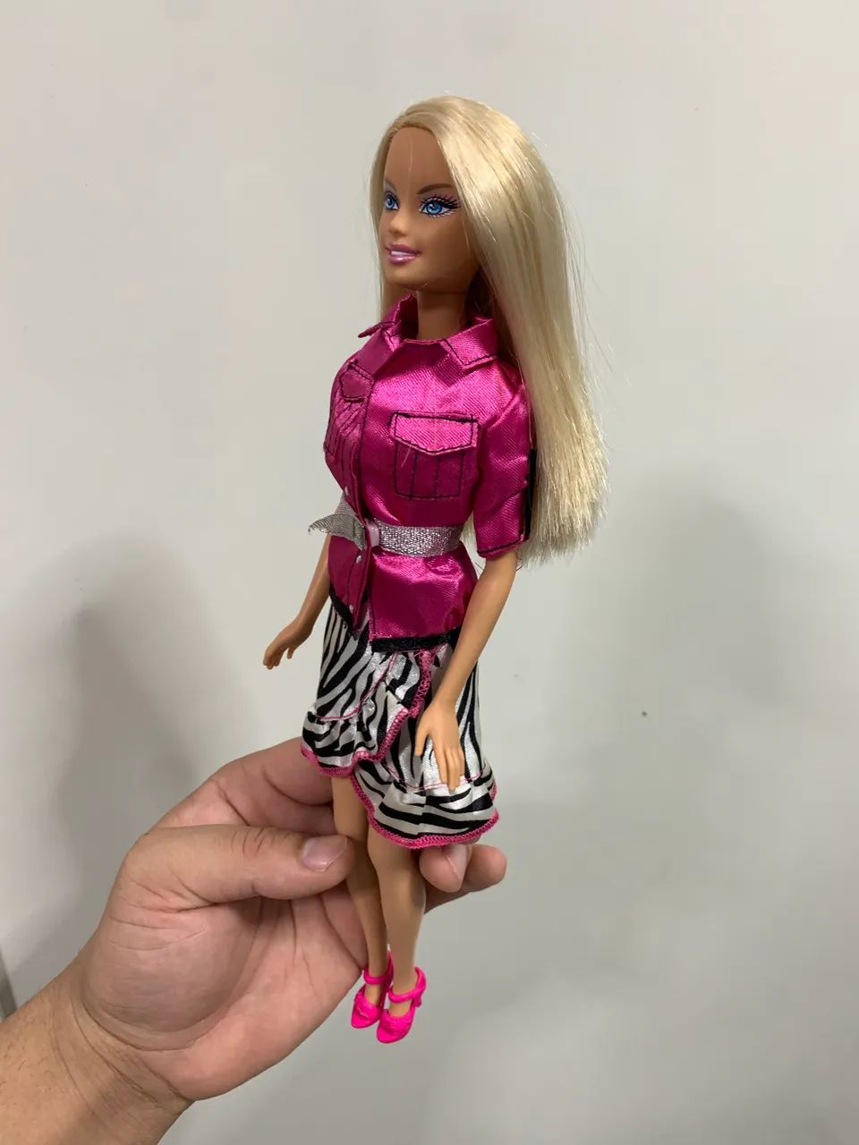Boneca Barbie original Mattel de 2011 - Foto 3