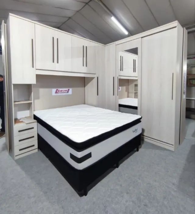 Guarda-roupa de canto 