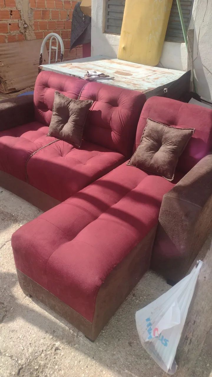 Vendo sofá chasea com duas almofadas  - Foto 3