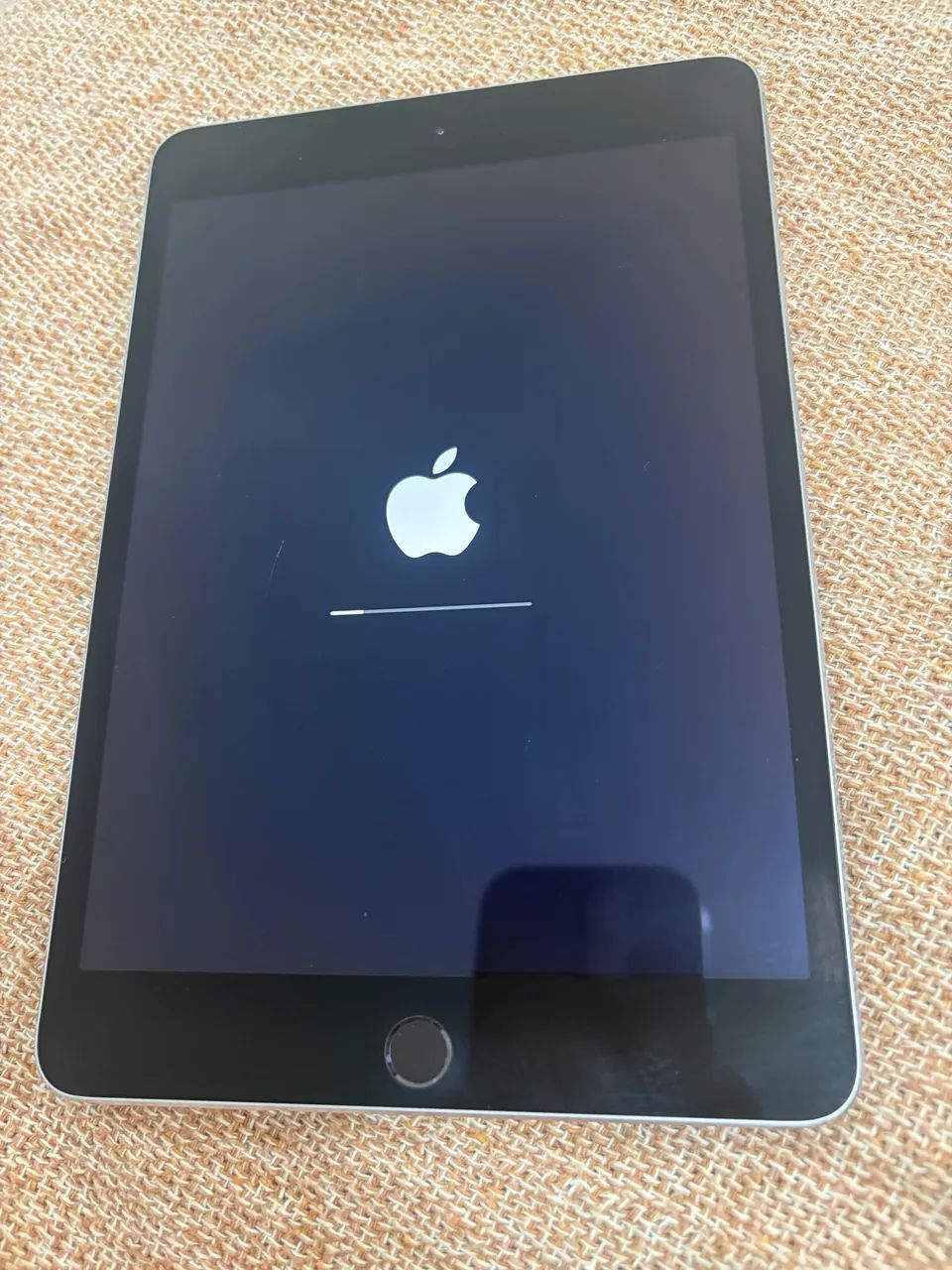 iPad mini 4 128GB prata