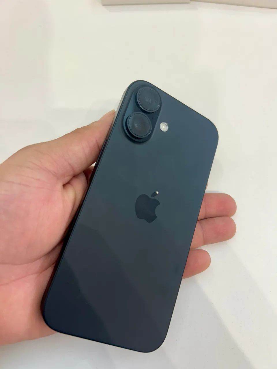 iPhone 16