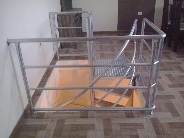 Escada caracol ( com corremäo e instalada) - Foto 2