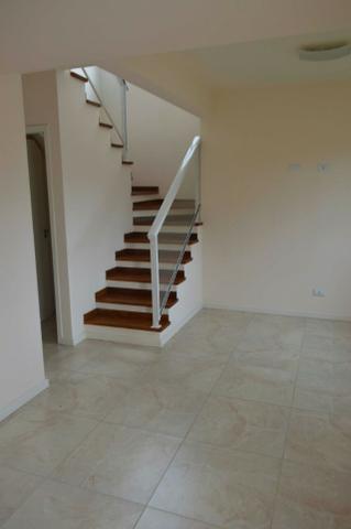 Sobrado novo de frente com 113 m2 3 quartos no Abranches - Foto 2