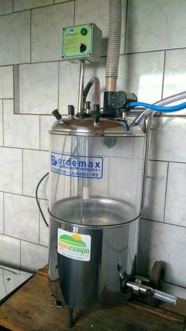 Ordenhadeira com Transferidor e Resfriador de Inox 300 litros - Foto 3