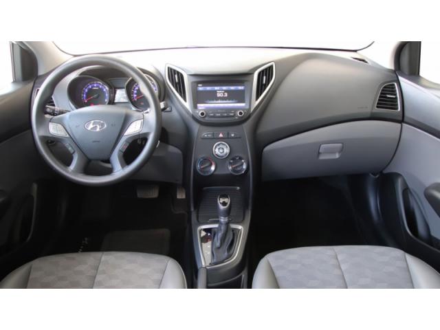 HYUNDAI HB20S 1.6 COMFORT PLUS 16V 2017 - Foto 4