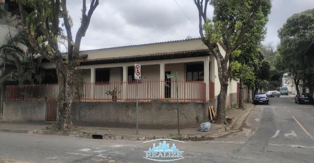 Cod. 3474 - Casa 405m², 03 qts, quintal, 04 vgs, bairro Bom Retiro