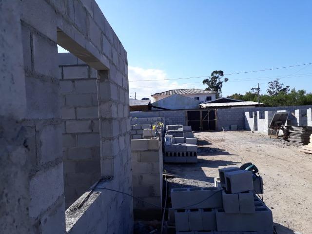 Yf- Casa em condomínio fechado, 2 dormitórios! Rio vermelho/ Florianópolis!