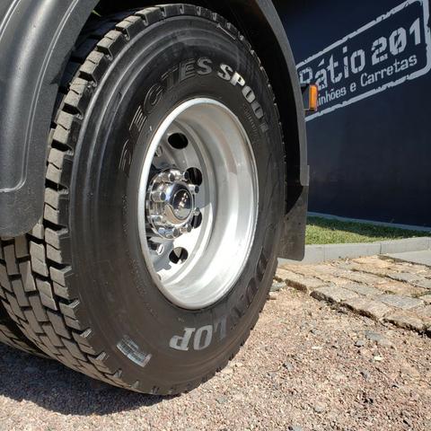 Caminhão Iveco Cursor 330 2011 4x2 (toco) - Foto 14