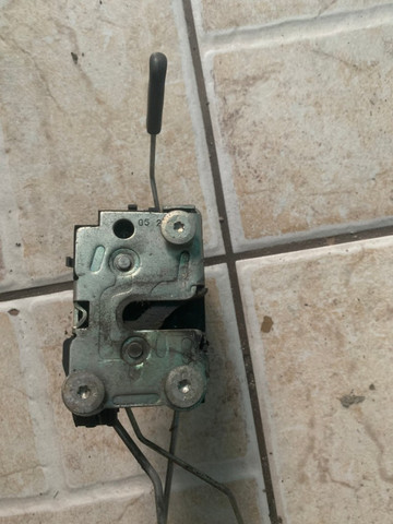 Fechadura porta lado esquerdo iveco 35s14 original