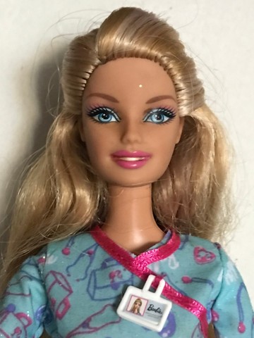 Boneca da Barbie China 1999 da Mattel. A roupa não é o
