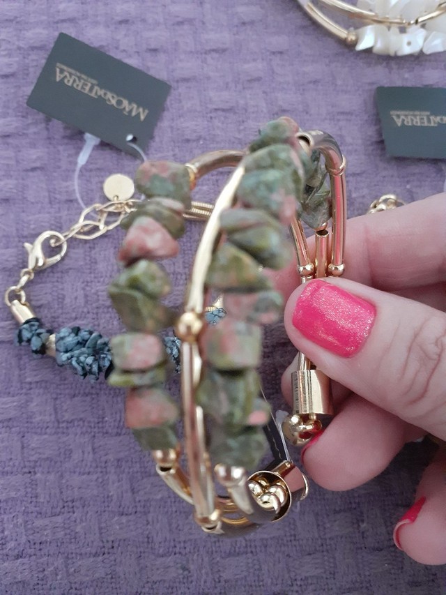 Pulseiras e Braceletes com pedra - semi joias  - Foto 2