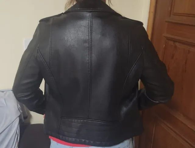 Jaqueta de couro feminina Levis original novinha tamanho G - Foto 4