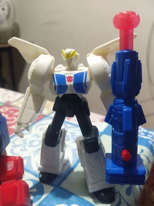 3 Bonecos figuras de ação Transformers  - Foto 4