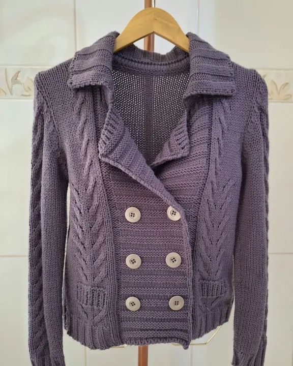 Casaco de Tricô Roxo com Botões 