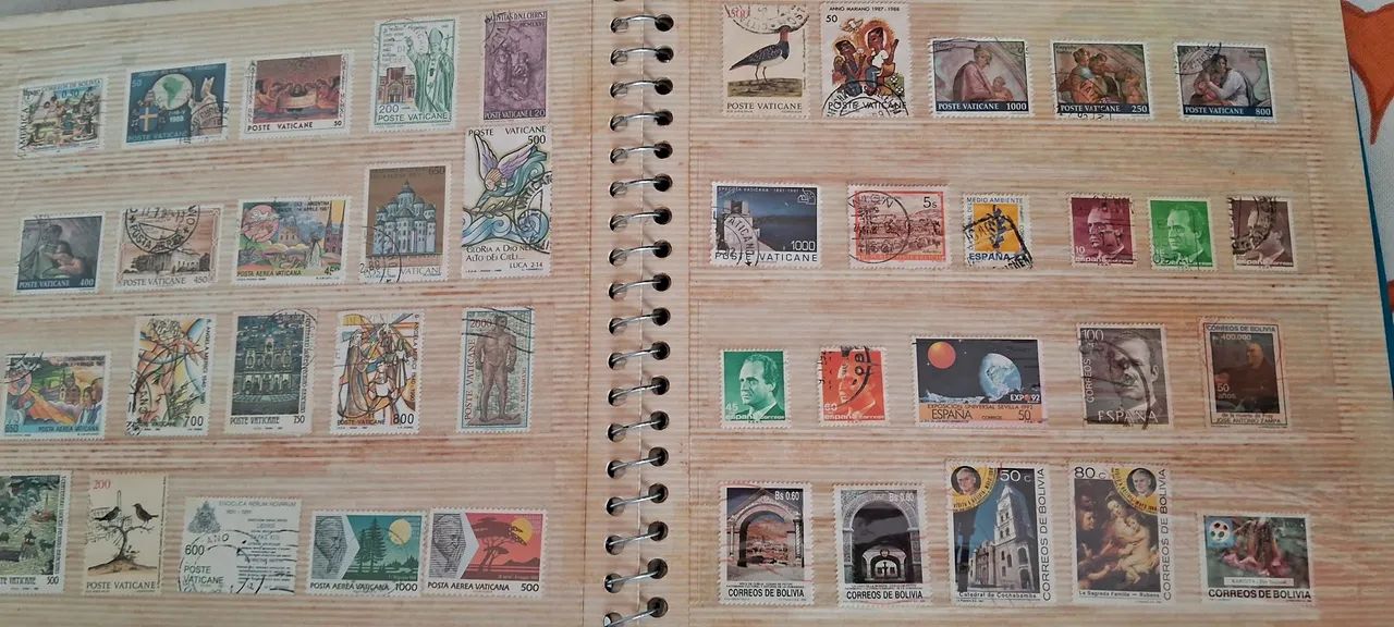  Álbum Antigo de Selos contendoi 204 unidaes - Foto 5