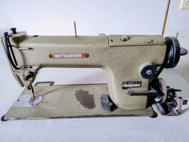 Máquinas de costura , são duas máquinas , uma Reta e uma Overloque, estão funcionando . - Foto 3