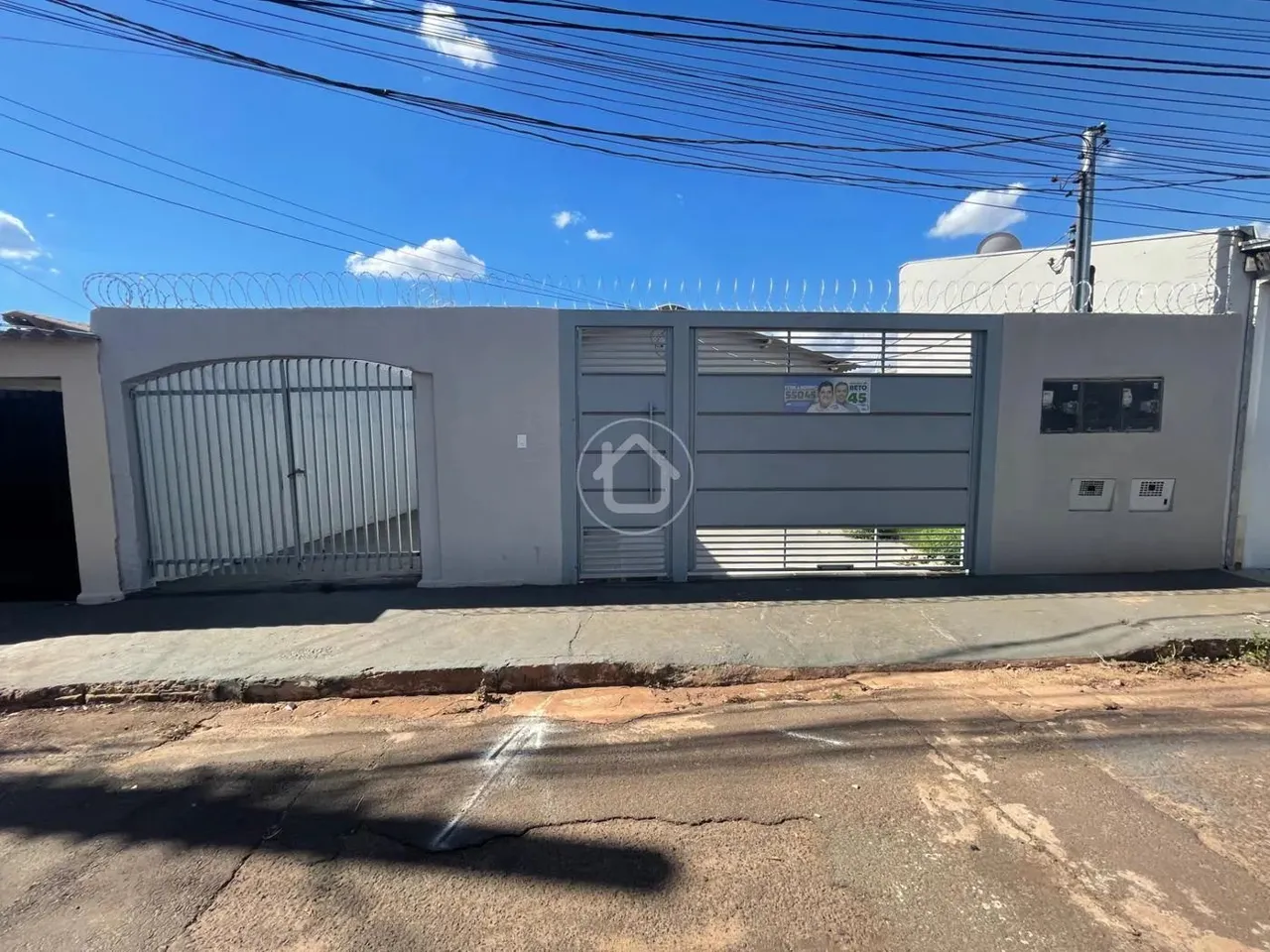 CASA DE 3 QUARTOS SENDO 1 SUITE NO ESTRELA DO SUL