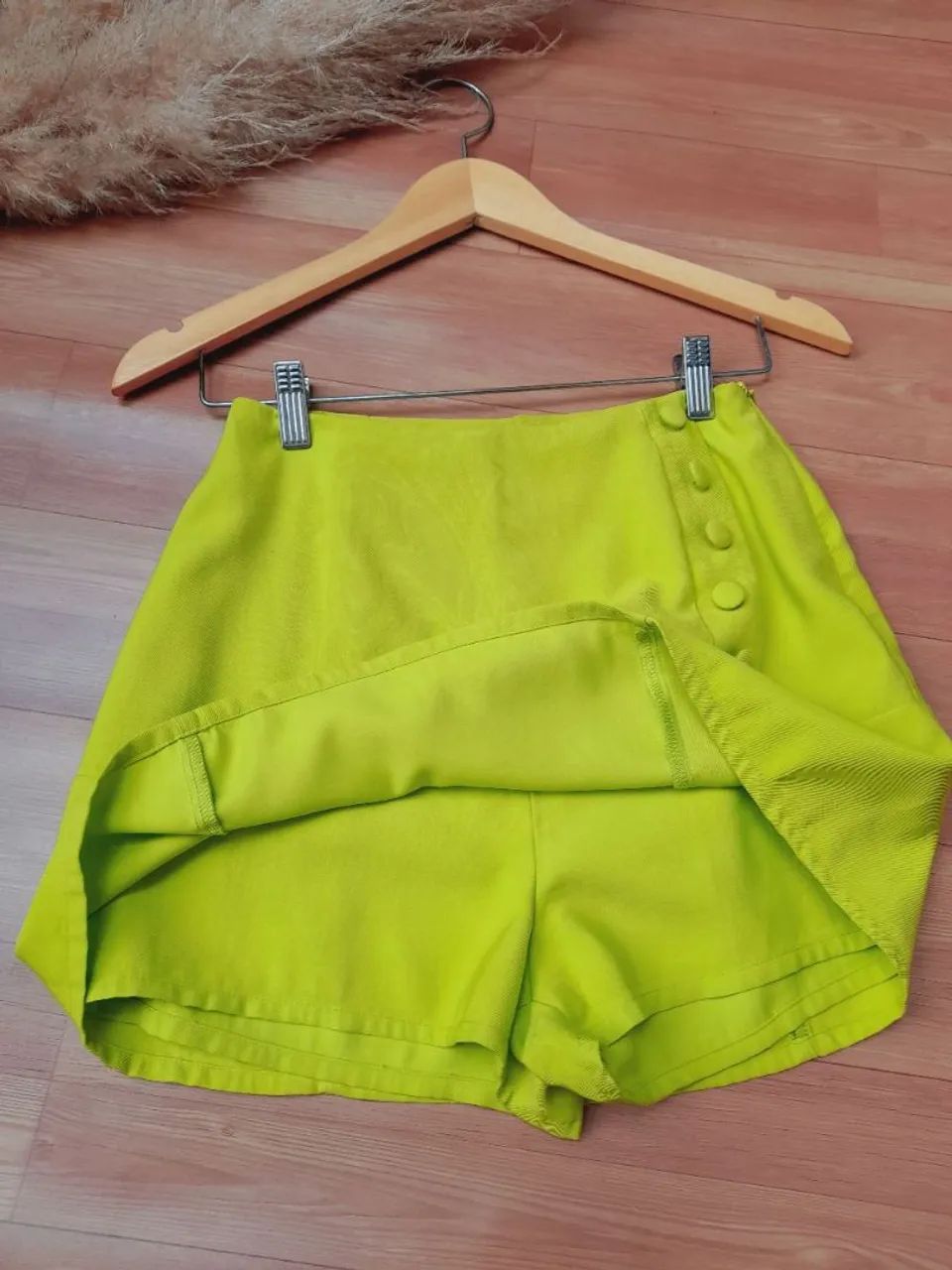 Short Saia Neon com Botões - Foto 3