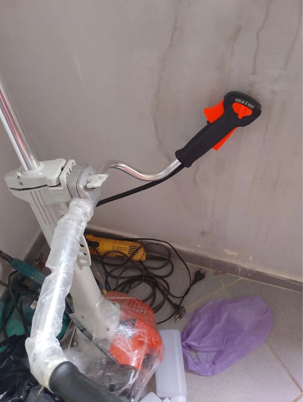 Vendo essa Roçadeira  - Foto 4