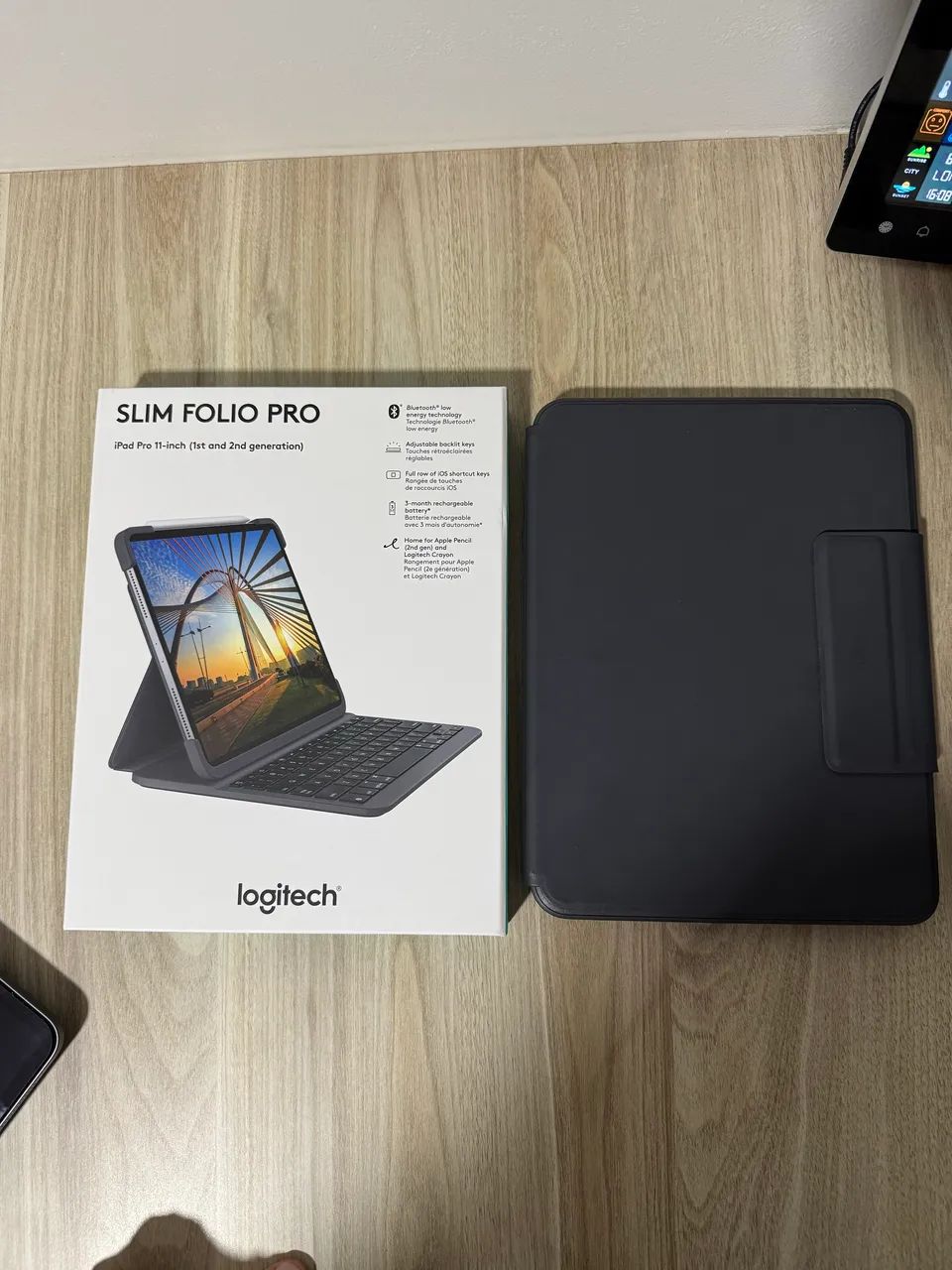 Capa Teclado Slim Folio Pro Logitech iPad Pro 11 - Periféricos e
