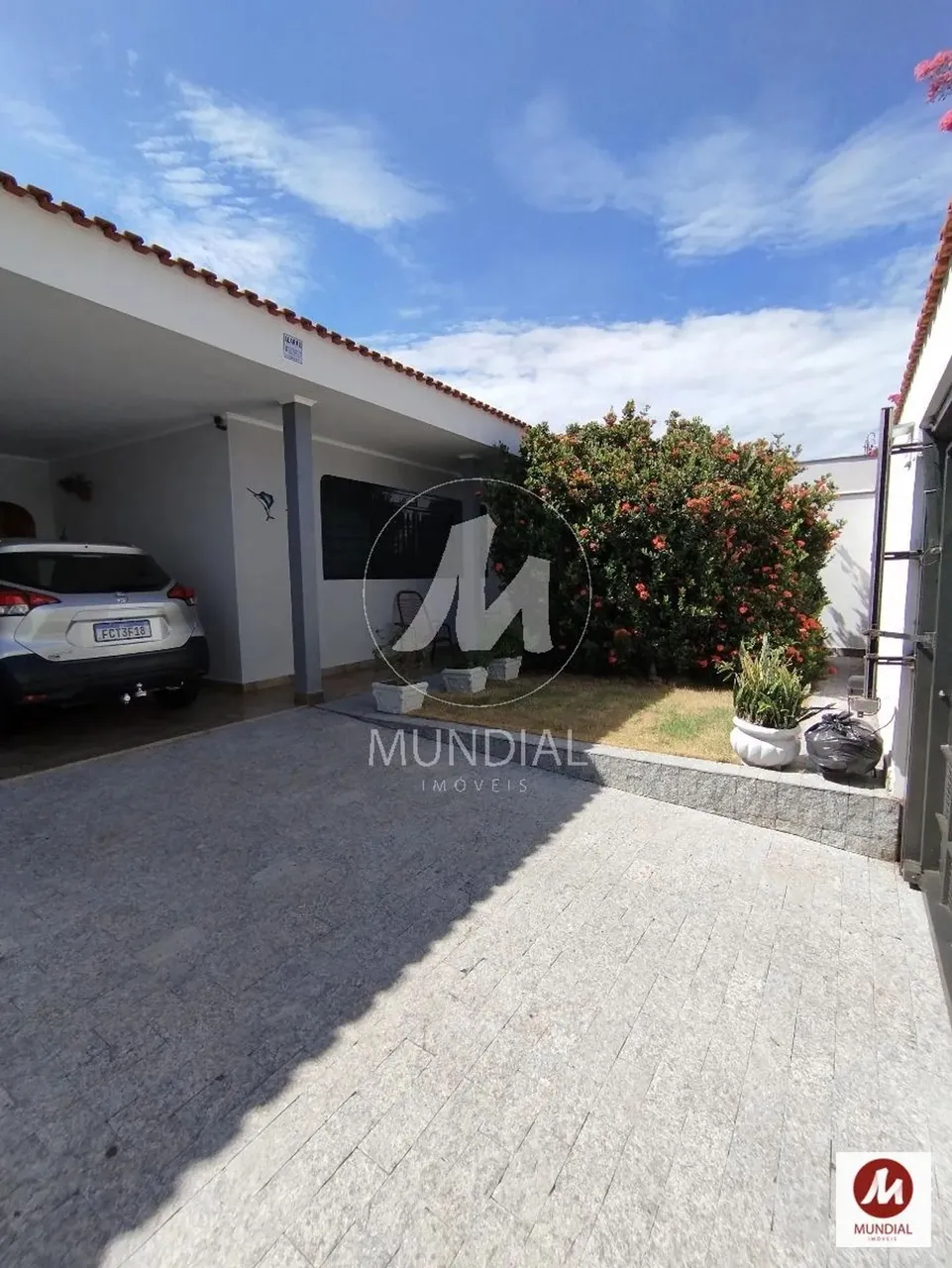 Casa (térrea na rua) 3 dormitórios/suite, cozinha planejada