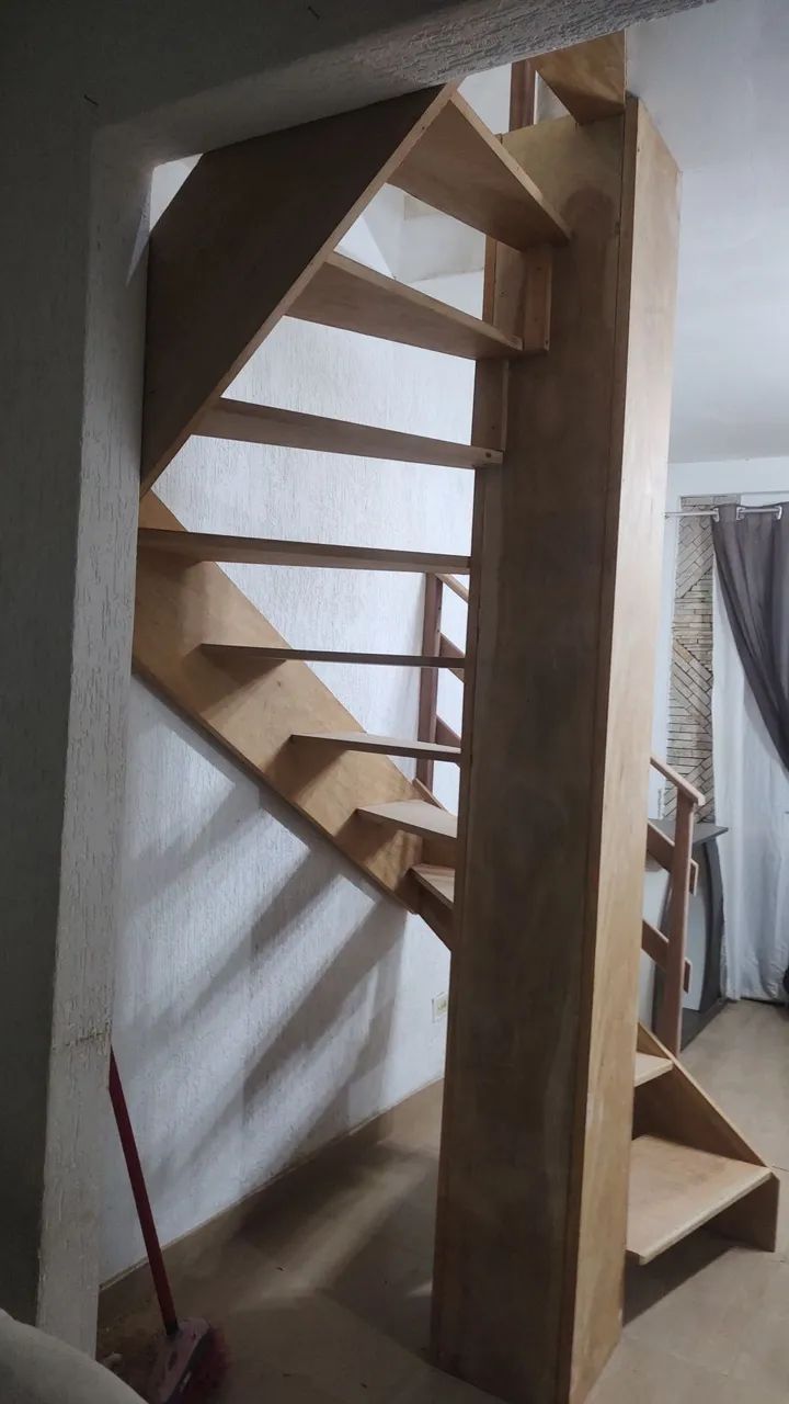 Escada de madeira caracol  - Foto 2