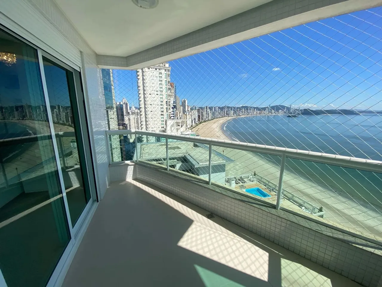 Imóvel para aluguel tem 190 metros quadrados com 3 quartos em Centro - Balneário Camboriú