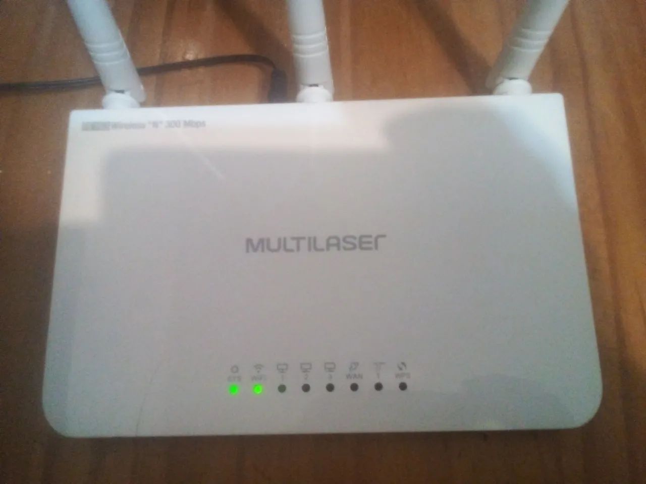 Roteador seminovo Multilaser 300 mbps funcionando