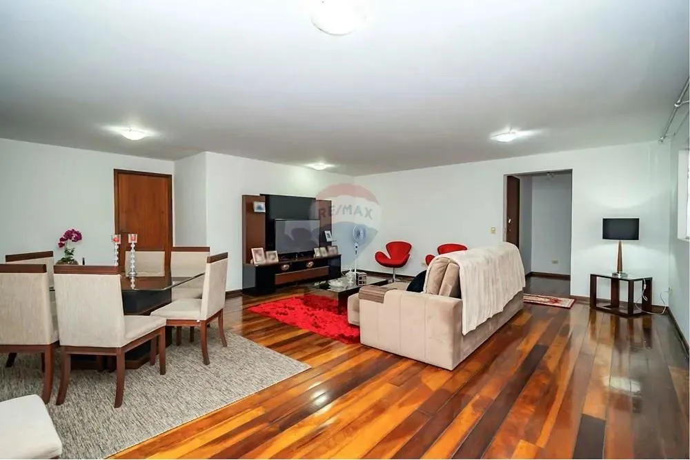 Apartamento à venda no Batel com 4 quartos, 2 suítes, 5 banheiros, 2 vagas, Curitiba