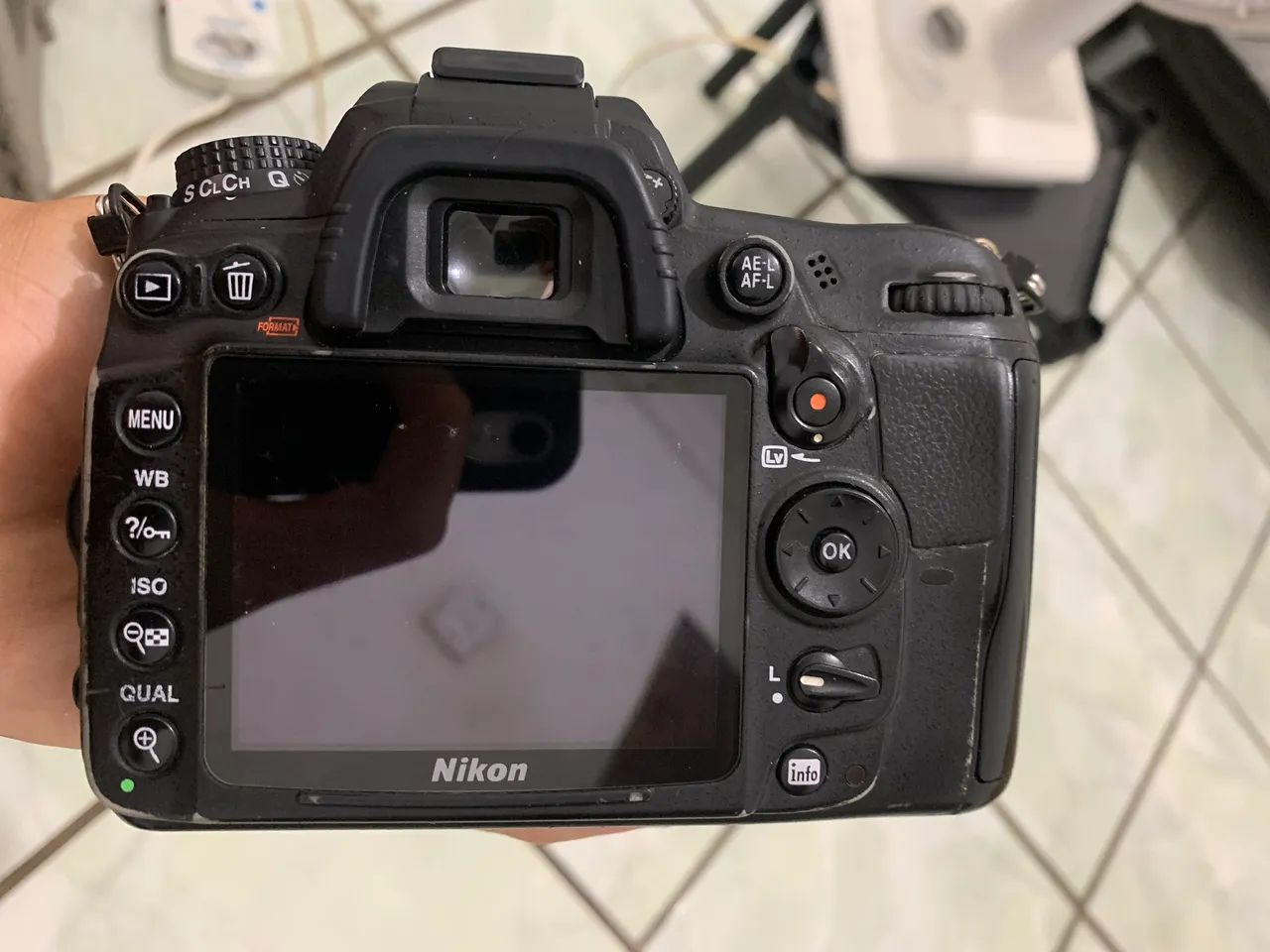 Nikon D7000 DSLR Camera + 70-210mm Lens64167754251137120