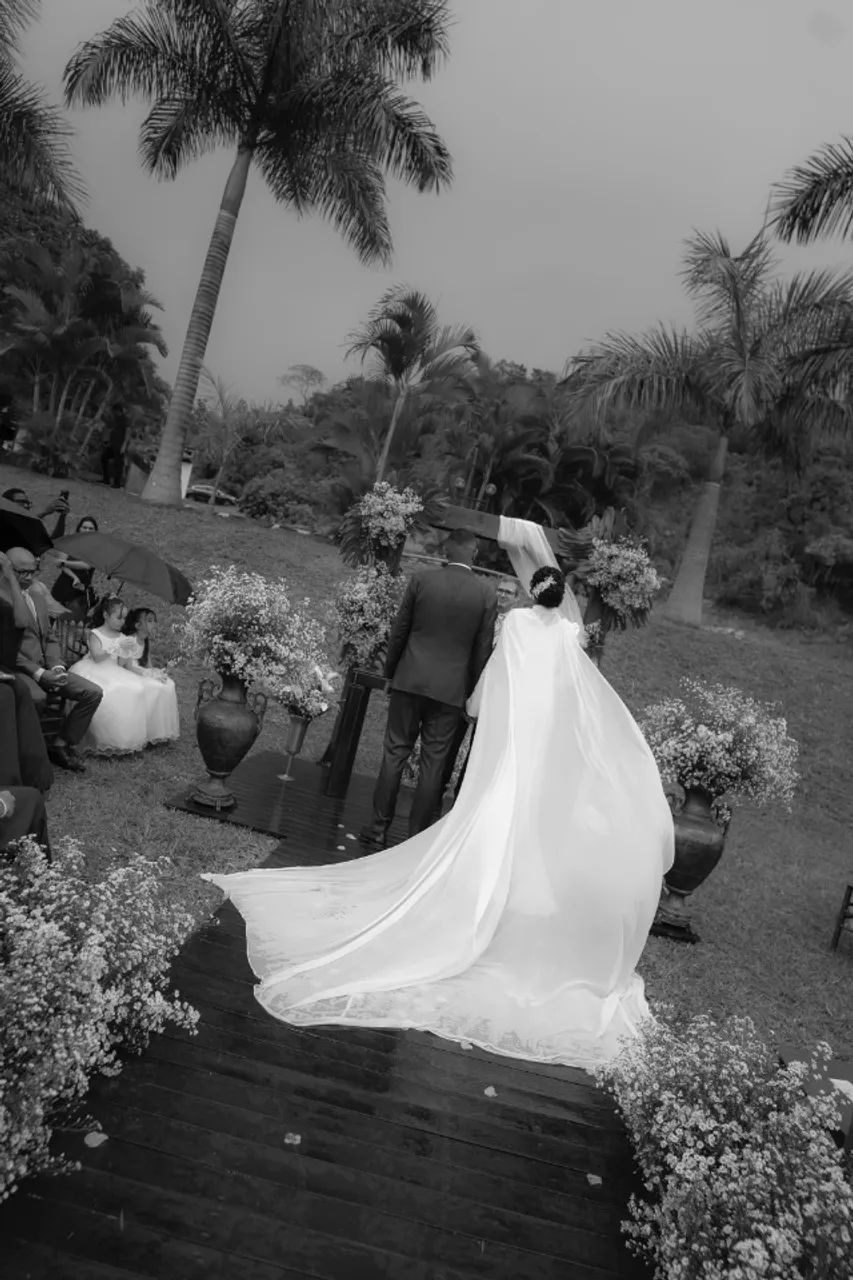 Vestido de noiva, elegante e minimalista. 