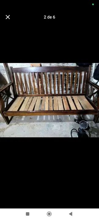 Banco de madeira estilo rústico