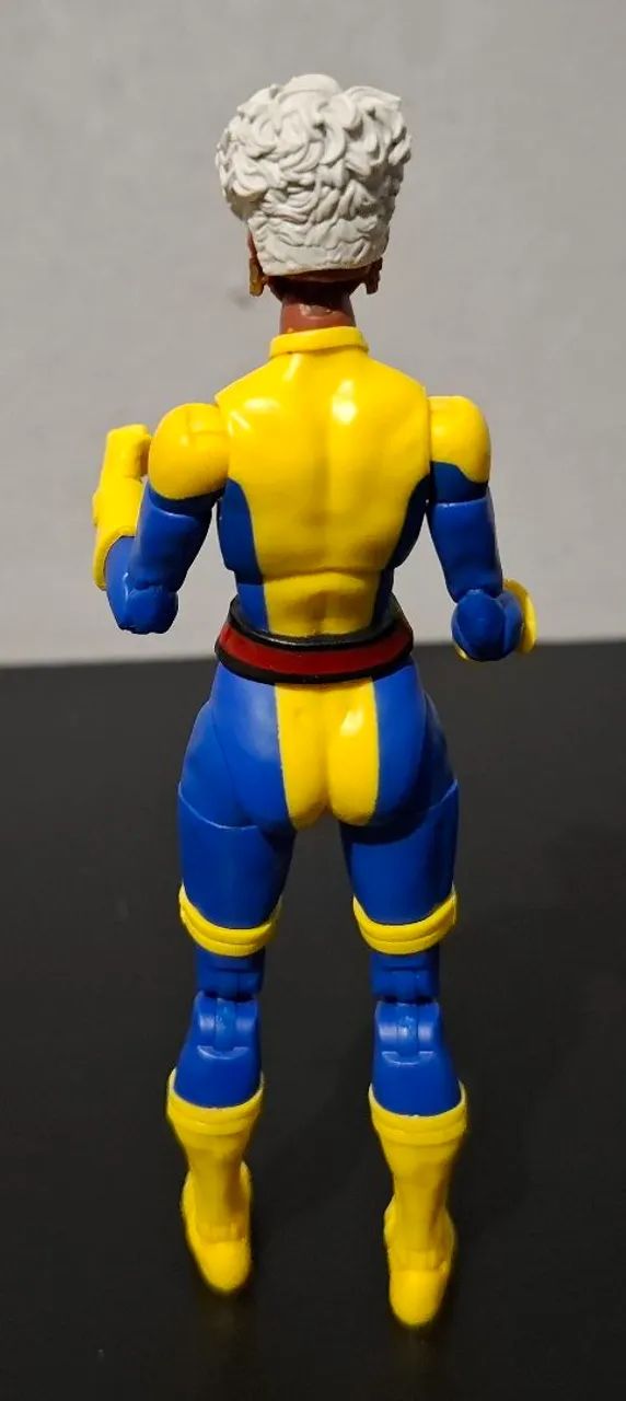 X-Men Storm/Tempestade(uniforme clássico)Marvel legends - Foto 2