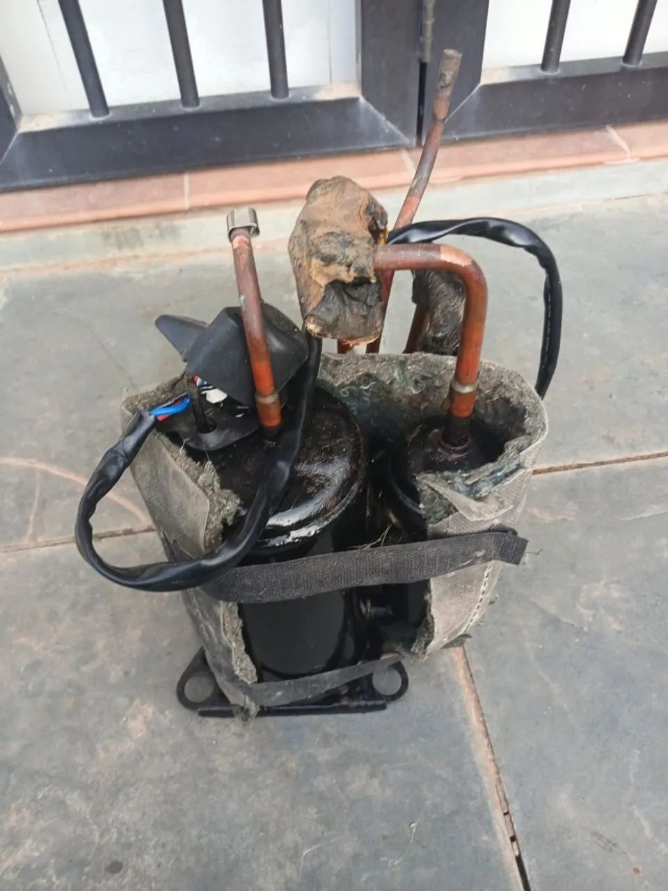 Compressor rotativo Carrier inverter 9000BTUS usado - Foto 4