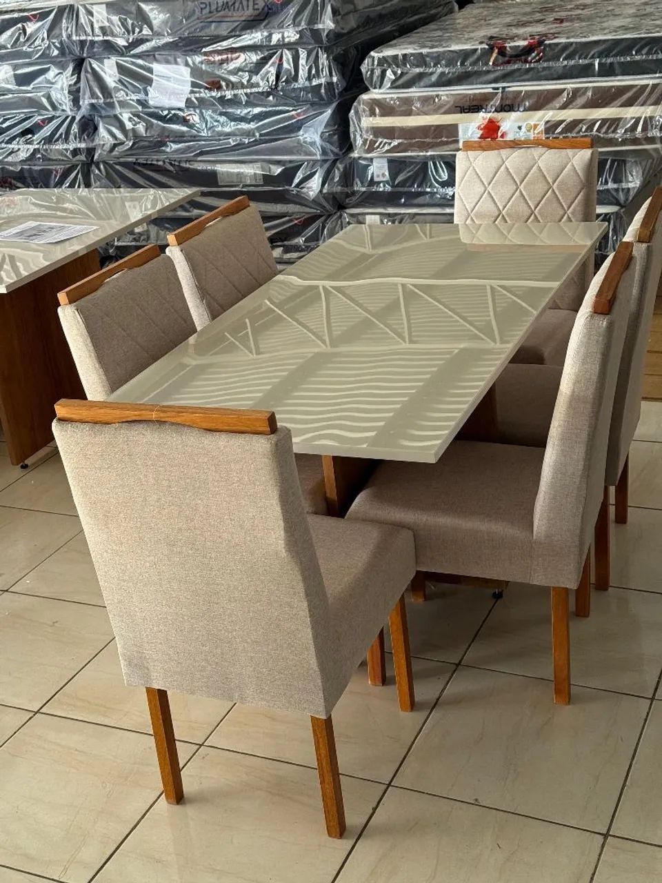 Mesa robusta 6 cadeiras 1.60 cadeiras em madeira maciça 