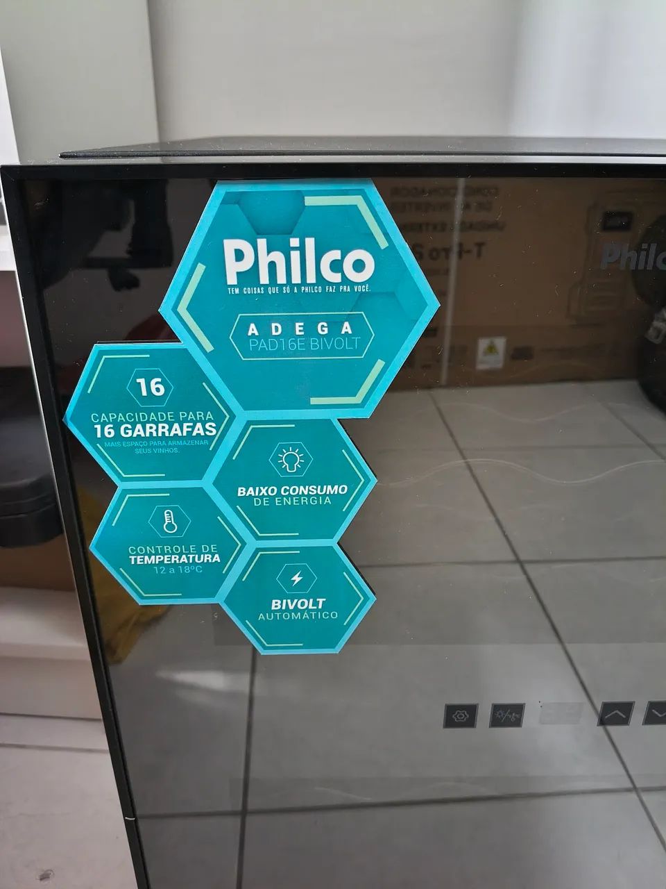 Adega Philco 16 garrafas 