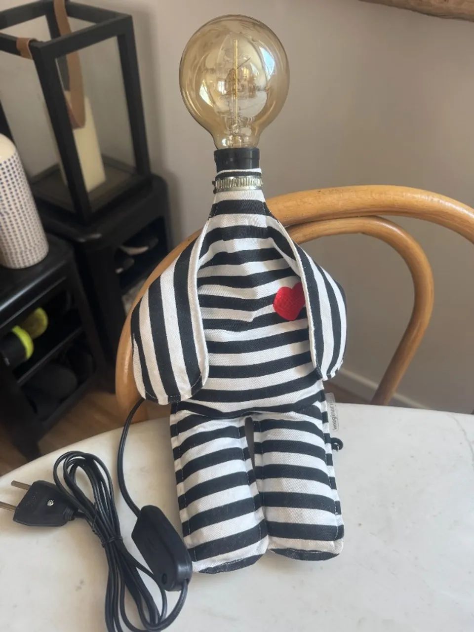 luminária de mesa vintage, boneco presidiário, preso, Imaginarium