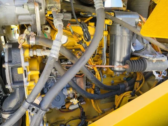 Rolo Compactador Caterpillar CS423E 2013 Revisado - Foto 4