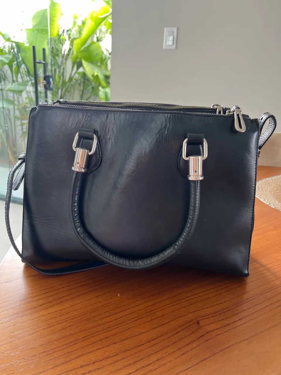 Bolsa Lorena Schütz couro preta grande  - Foto 5