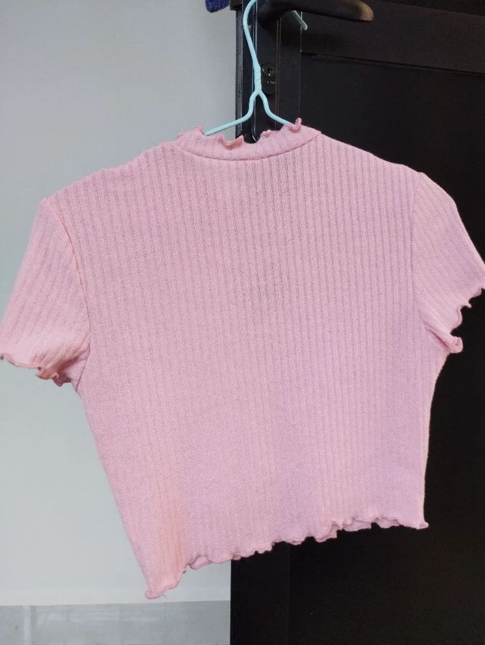 Blusa Cropped Rosa com Detalhe em Coração - Foto 2