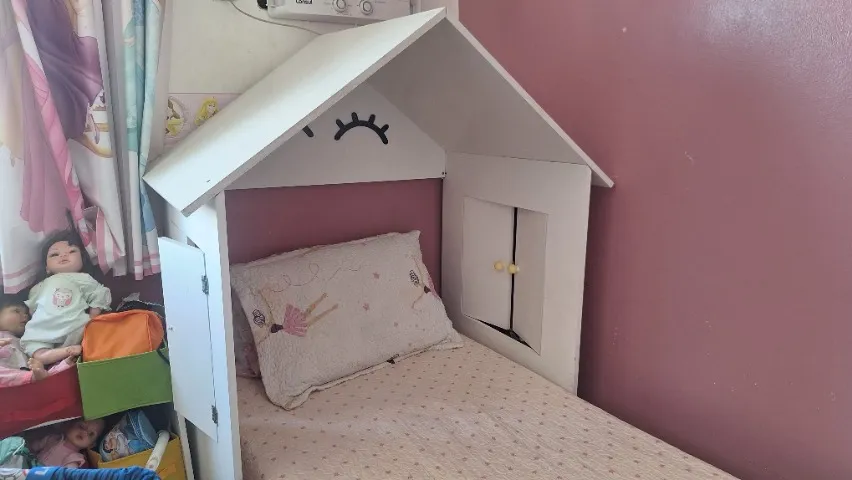 Casinha de madeira para cama de solteiro