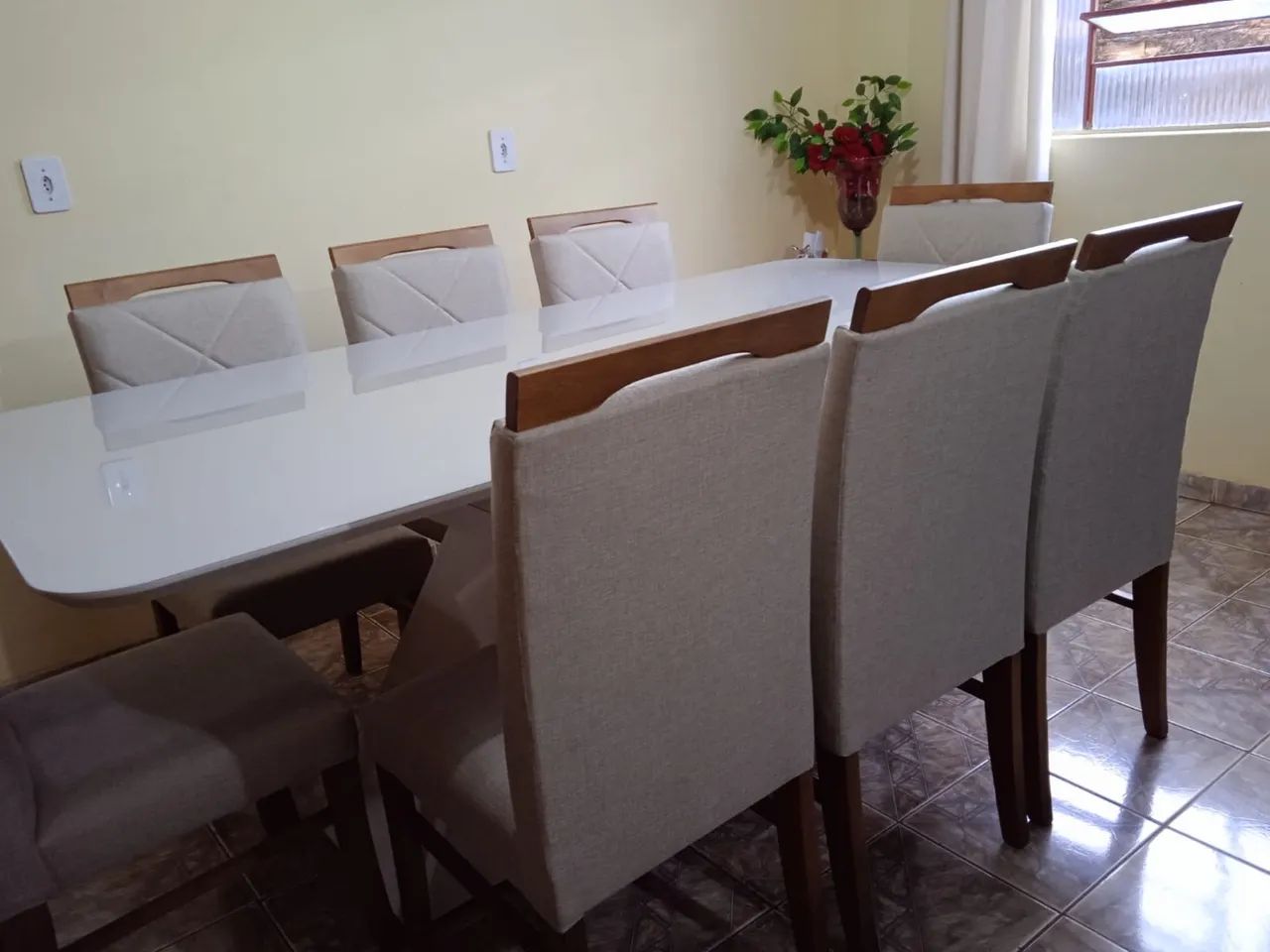 Mesa espaçosa de madeira  - Foto 2