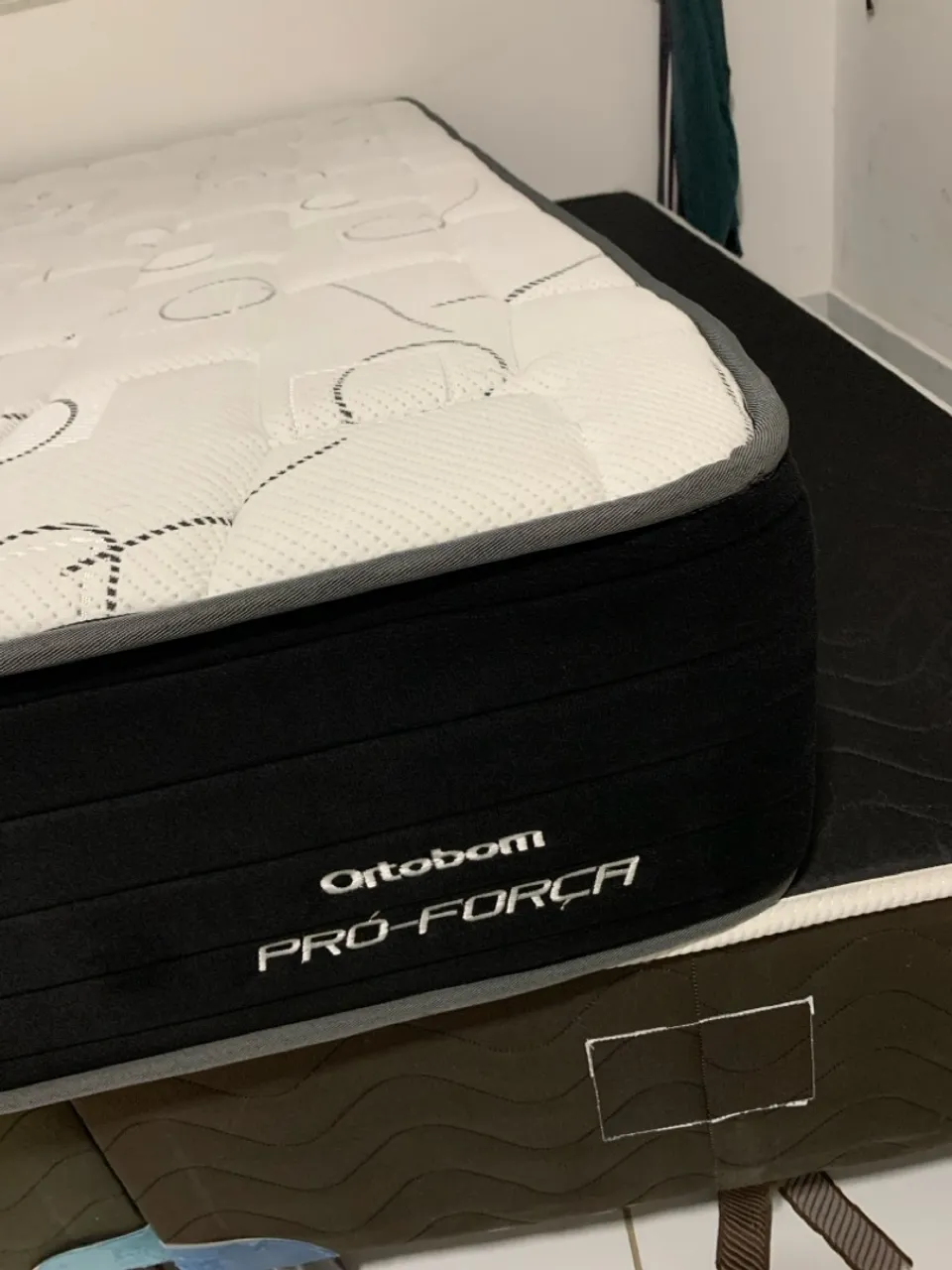 Vendo colchão ORTOBOM Queen casal