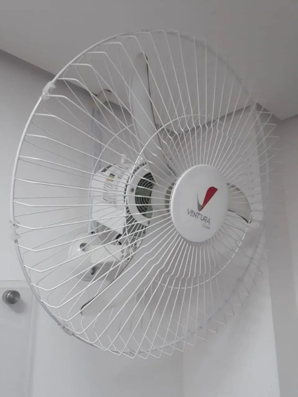 Ventiladores de parede seminovos (200 reais cada) - Foto 3