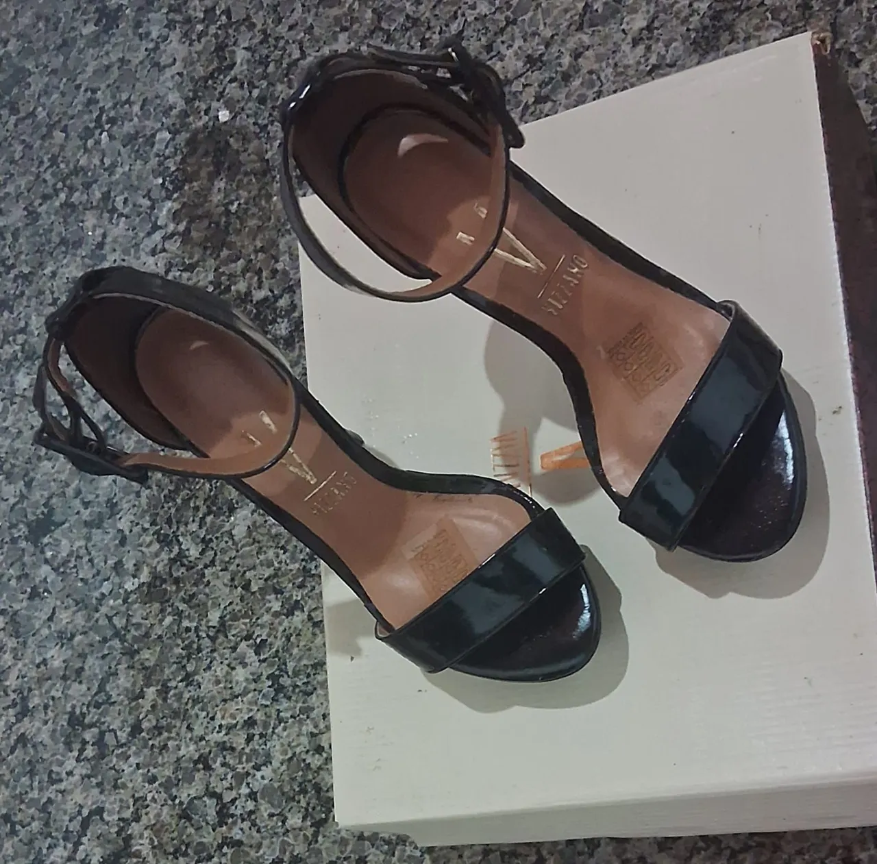 Sandálias Femininas Vizzano - Elegância Nos Seus Pés!