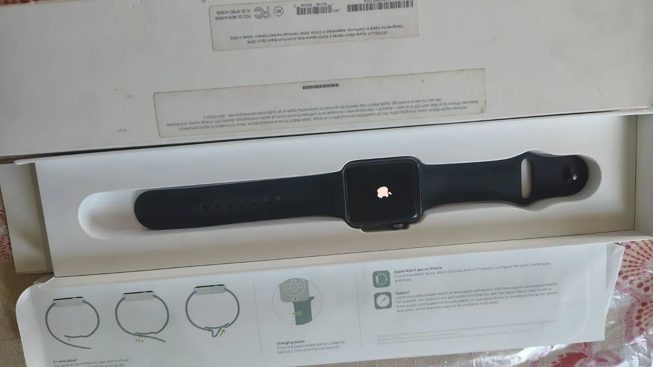 Apple Care What To Do If Your Apple Watch Screen Cracks Apple
